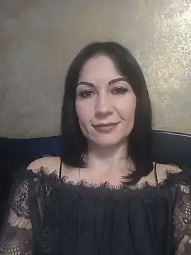 Snapshot of FireLily332 chatting on January 21, 4:27 pm FireLily332 online show from January 21, 4:27 pm