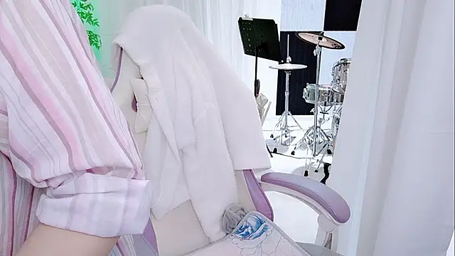 Snapshot of Vaness-a chatting on November 20, 12:44 am Vaness-a online show from November 20, 12:44 am