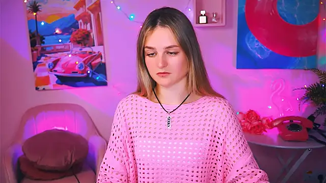 DeboraLarson online show from December 12, 6:57 am