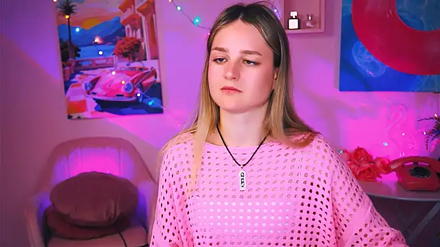 DeboraLarson online show from December 13, 6:53 am