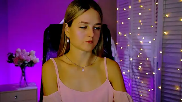 DeboraLarson online show from November 18, 3:34 am