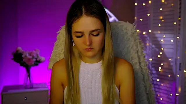 DeboraLarson online show from November 20, 8:03 am