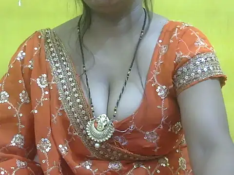 Snapshot of HOT-SEEMAA chatting on June 7, 8:12 pm HOT-SEEMAA online show from June 7, 8:12 pm