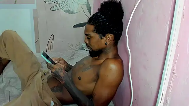 bigblackhotx1 online show from June 22, 10:51 pm