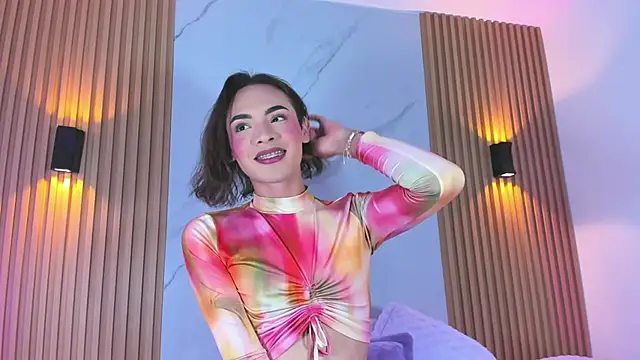 Snapshot of miss_Ari chatting on December 5, 7:17 pm miss Ari online show from December 5, 7:17 pm