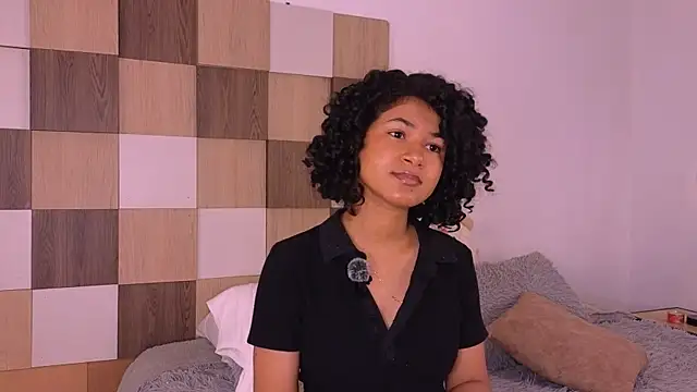 Snapshot of Adele_Carter_ chatting on December 14, 12:43 pm Adele Carter online show from December 14, 12:43 pm