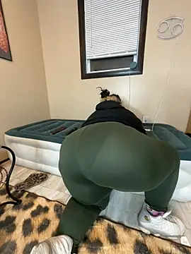 tillymarie34 online show from April 9, 2:44 am