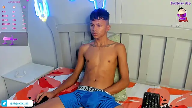 Snapshot of loistwink_ chatting on October 10, 5:39 am loistwink online show from October 10, 5:39 am