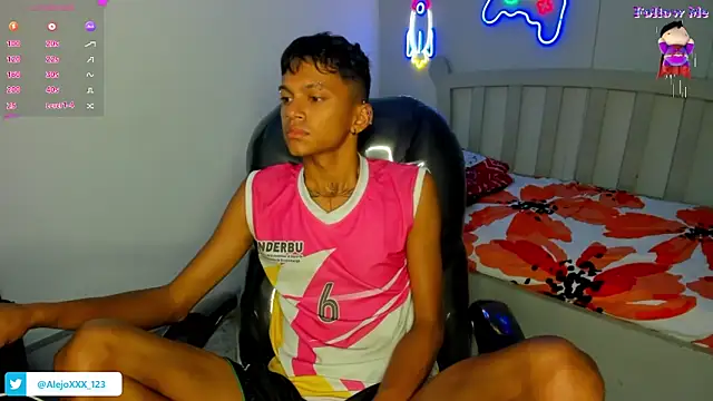 Snapshot of loistwink_ chatting on October 16, 6:58 am loistwink online show from October 16, 6:58 am