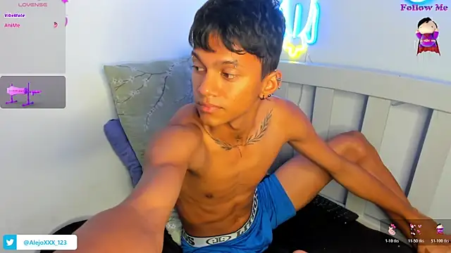 Snapshot of loistwink_ chatting on November 18, 4:39 am loistwink online show from November 18, 4:39 am