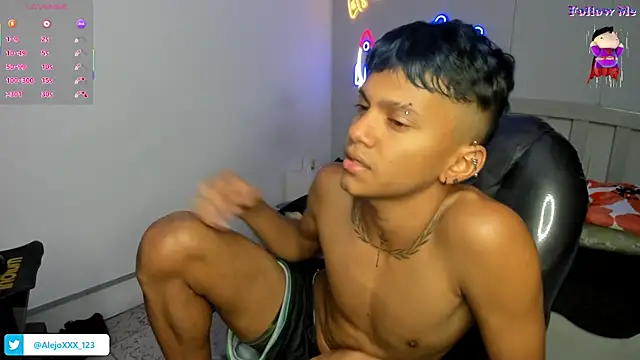 Snapshot of loistwink_ chatting on November 30, 4:49 am loistwink online show from November 30, 4:49 am