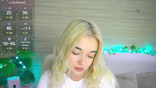 Snapshot of Ashley_S chatting on October 21, 10:10 pm Ashley S online show from October 21, 10:10 pm