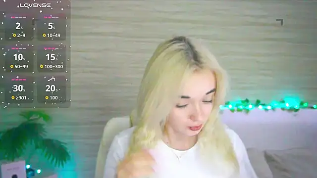 Snapshot of Ashley_S chatting on October 29, 11:17 pm Ashley S online show from October 29, 11:17 pm