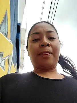 aisha brownn online show from December 1, 7:08 pm