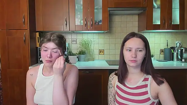 HotCaramellsTV online show from April 28, 10:53 am