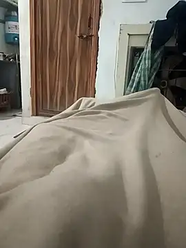 Snapshot of pintuS40 chatting on November 17, 1:11 am pintuS40 online show from November 17, 1:11 am