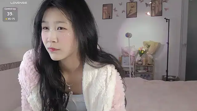 Snapshot of Luminous163 chatting on January 26, 6:59 am Luminous163 online show from January 26, 6:59 am