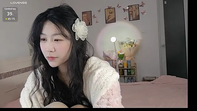 Snapshot of Luminous163 chatting on March 1, 7:41 am Luminous163 online show from March 1, 7:41 am