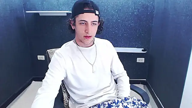 Kerverr  online show from January 9, 10:55 pm