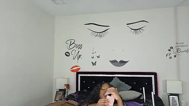 Snapshot of chocolatefantasyxxox chatting on January 6, 3:09 am chocolatefantasyxxox online show from January 6, 3:09 am