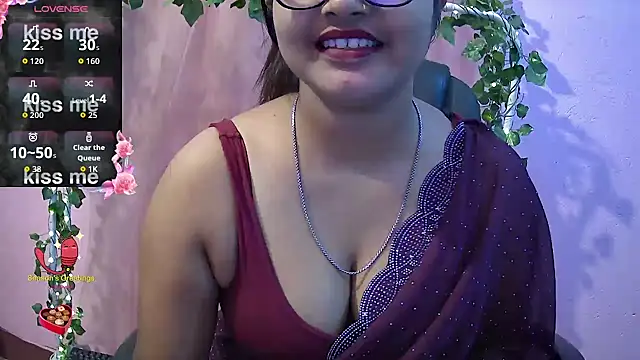 Snapshot of Pari-new chatting on November 26, 4:24 am Pari-new online show from November 26, 4:24 am