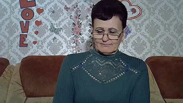 Snapshot of PaulaGolden chatting on April 19, 7:38 pm PaulaGolden online show from April 19, 7:38 pm