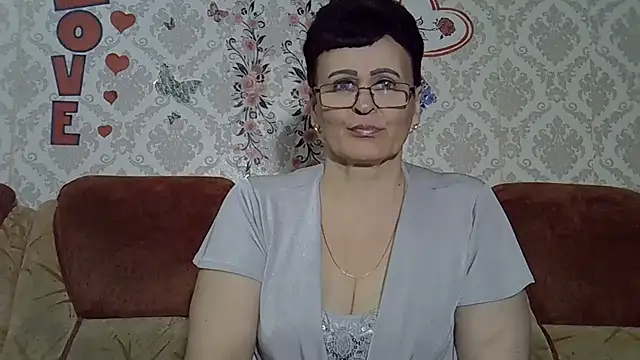 Snapshot of PaulaGolden chatting on April 20, 7:37 pm PaulaGolden online show from April 20, 7:37 pm