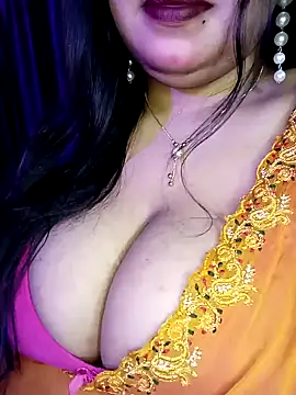 Suhanakhan00 online show from February 22, 7:47 pm