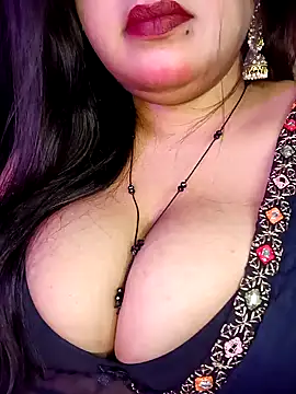 Suhanakhan00 online show from March 17, 6:07 am
