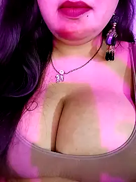 Suhanakhan00 online show from December 14, 9:36 am