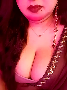 Suhanakhan00 online show from April 12, 6:57 pm