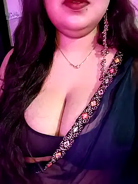 Snapshot of Suhanakhan00 chatting on April 28, 9:36 am Suhanakhan00 online show from April 28, 9:36 am