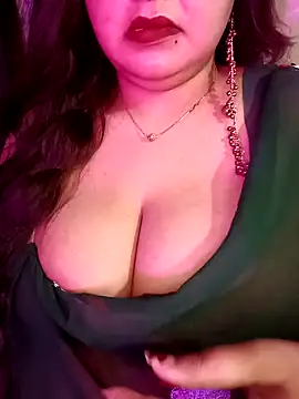 Snapshot of Suhanakhan00 chatting on May 2, 8:08 am Suhanakhan00 online show from May 2, 8:08 am