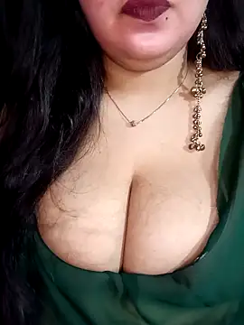 Snapshot of Suhanakhan00 chatting on May 3, 10:10 am Suhanakhan00 online show from May 3, 10:10 am
