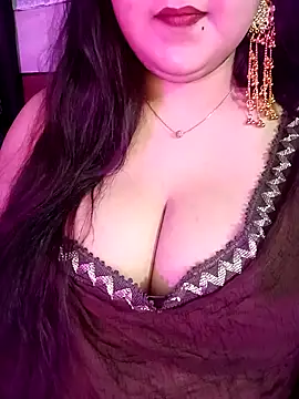 Snapshot of Suhanakhan00 chatting on May 15, 11:17 am Suhanakhan00 online show from May 15, 11:17 am