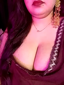 Snapshot of Suhanakhan00 chatting on May 16, 10:36 am Suhanakhan00 online show from May 16, 10:36 am