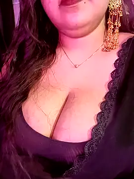Snapshot of Suhanakhan00 chatting on May 17, 8:27 pm Suhanakhan00 online show from May 17, 8:27 pm
