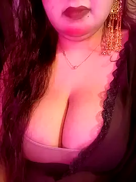 Snapshot of Suhanakhan00 chatting on May 18, 10:54 am Suhanakhan00 online show from May 18, 10:54 am