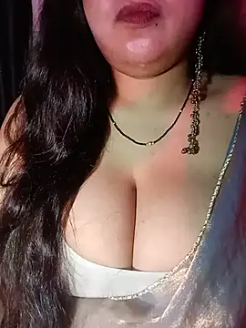 Suhanakhan00 online show from August 8, 10:28 am