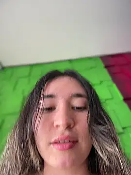 Sophie LS online show from April 8, 9:37 pm