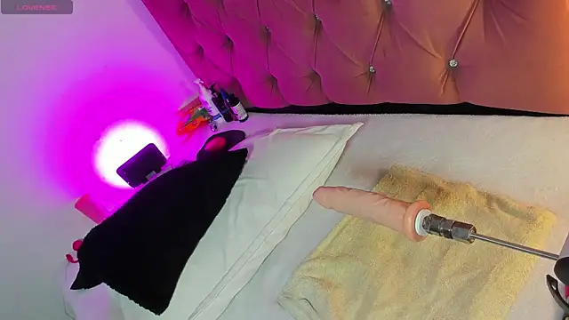 kyliestteel online show from October 25, 12:34 pm