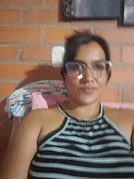Snapshot of isabella_aristi03 chatting on December 21, 6:41 am isabella aristi03 online show from December 21, 6:41 am