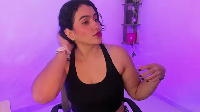 Snapshot of isabella_aristi03 chatting on October 1, 3:01 am isabella aristi03 online show from October 1, 3:01 am
