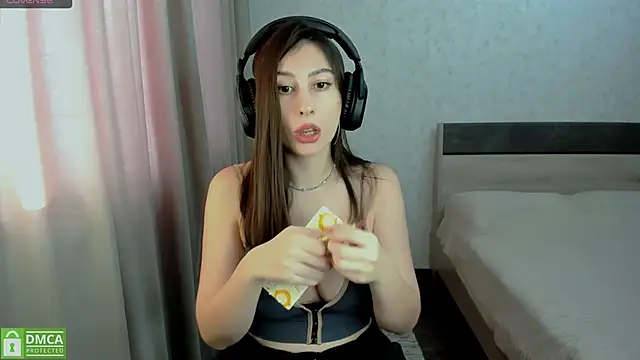 Snapshot of briannababy_ chatting on February 7, 11:47 am briannababy online show from February 7, 11:47 am