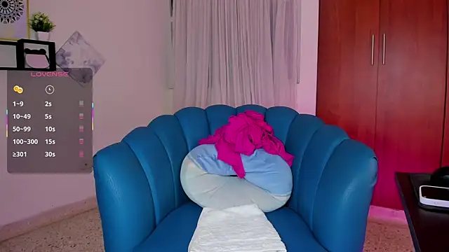 Julie Markk online show from November 27, 7:27 pm