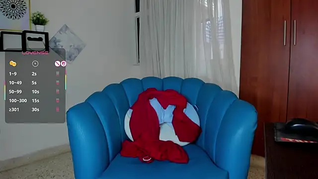 Snapshot of Julie_Markk chatting on January 8, 9:06 pm Julie Markk online show from January 8, 9:06 pm