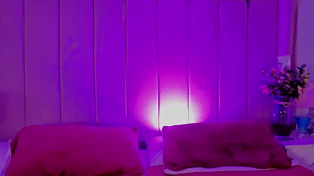 MollyBigBoobs12 online show from April 14, 9:10 pm