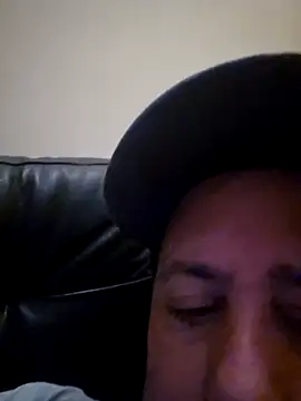 HeteroHotGuy1 online show from September 29, 10:58 pm