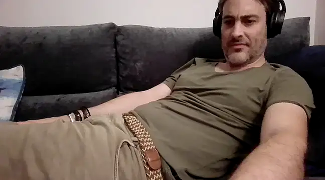 basquehotboy online show from December 15, 11:09 pm