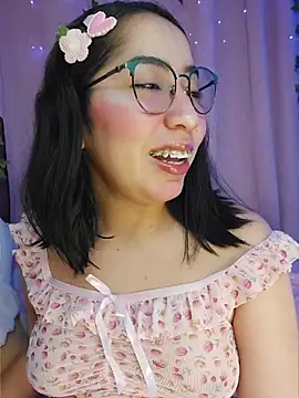 Snapshot of anni_ross chatting on May 6, 9:53 pm anni ross online show from May 6, 9:53 pm